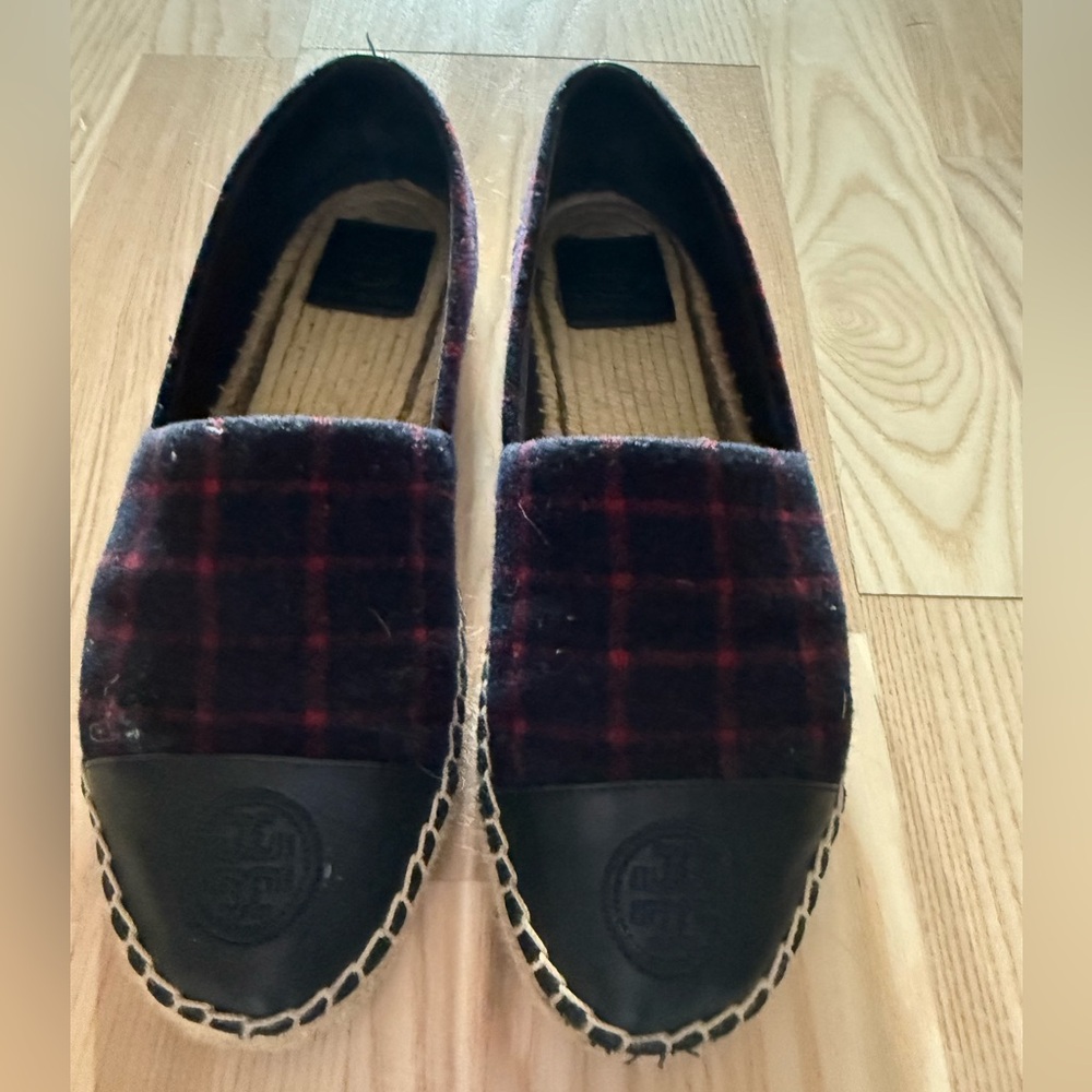 Tory Burch plaid dark navy espadril size 9